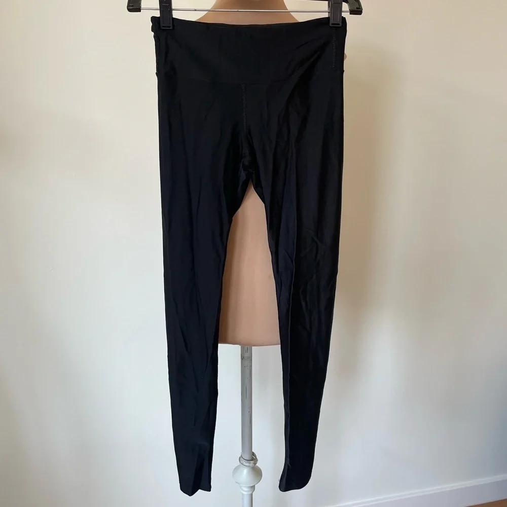 Pheel Barre3 Black Subtle Snake Print Black Athletic Leggings EUC Size XS